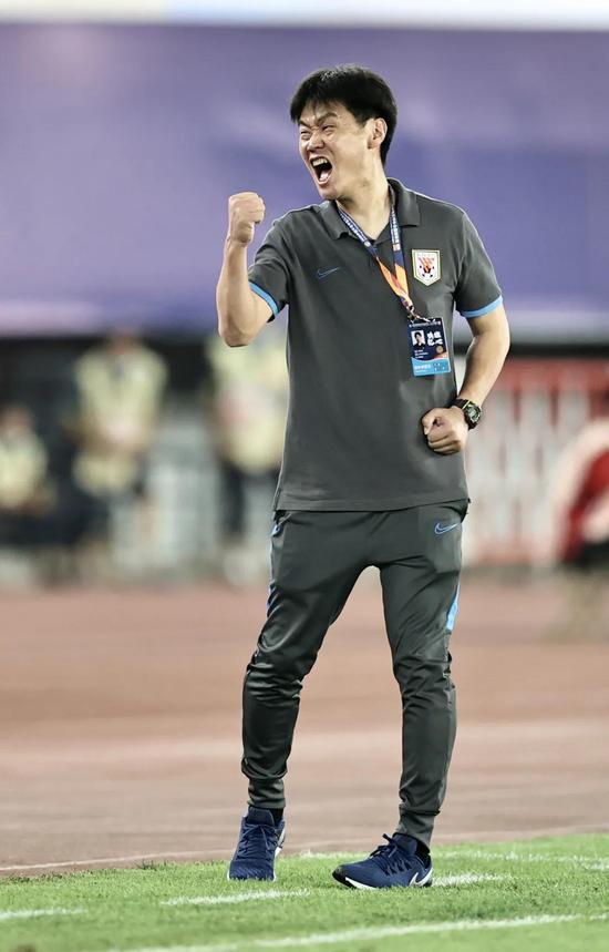 开云在线-关于关键时刻体能课后，圣安东尼奥马刺防线松动备战中超，压力陡增，团队化学反应显著的信息