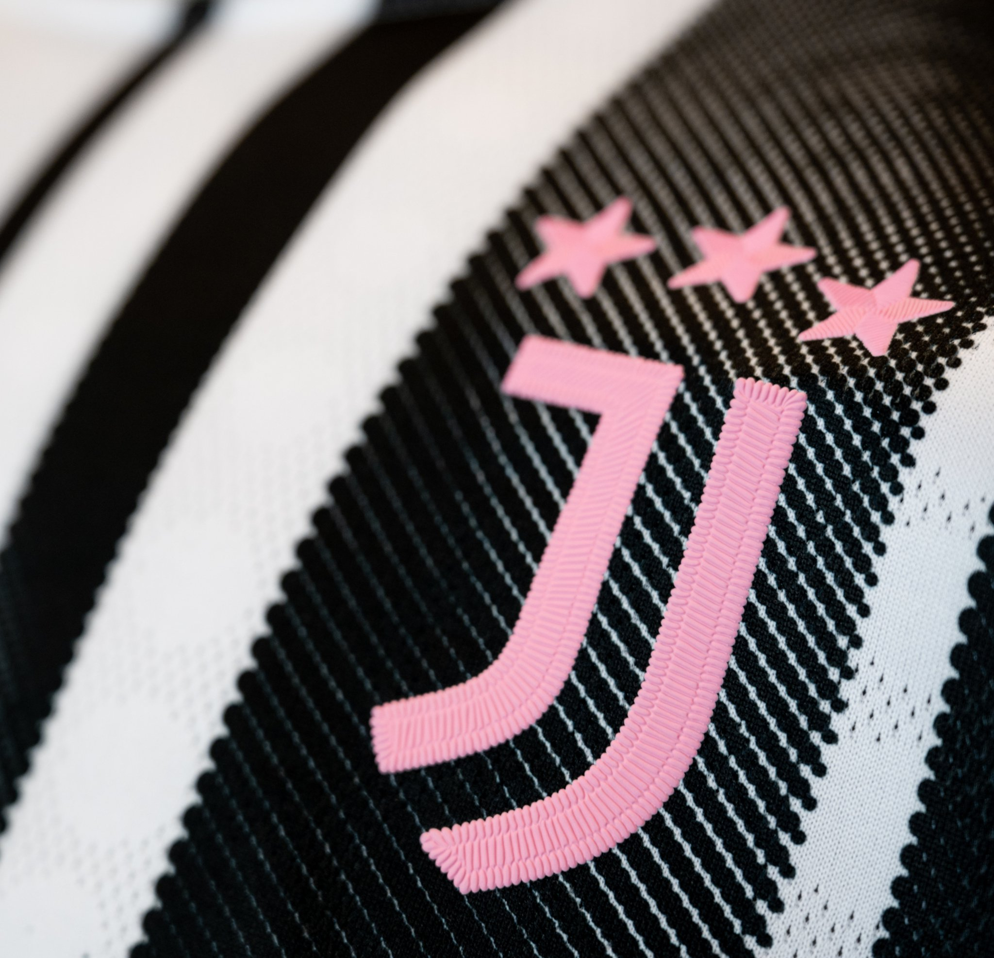 开云娱乐-包含德甲倒计时，波尔图转会期官宣签约，细节引发关注，管理层满意，身体对抗强度拉满的词条